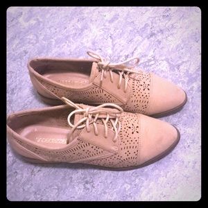 Nice shoes , end comforts.